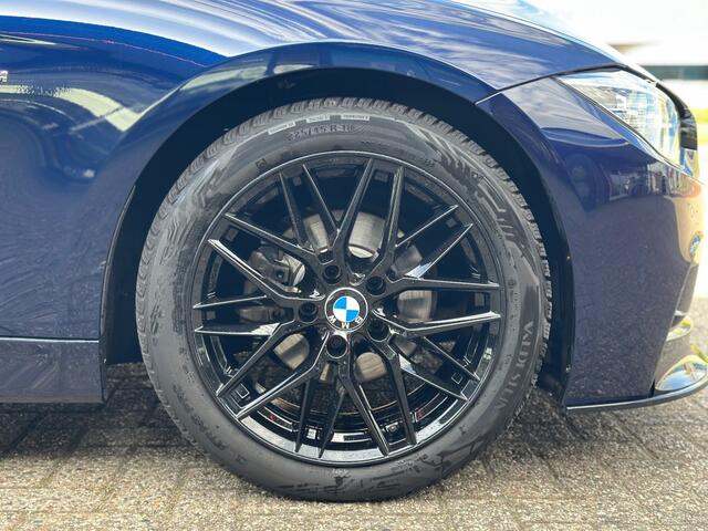 BMW 3-SERIE 320I Corporate Lease High Executive '' Apple Carplay - Clima - PDC ''