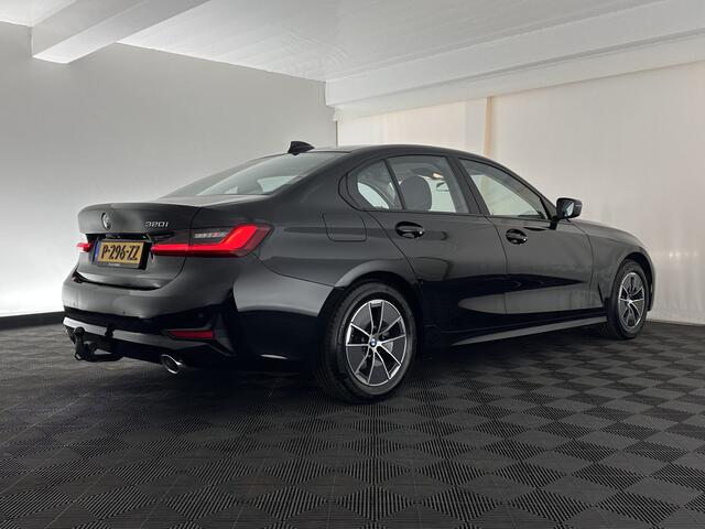 BMW 3-SERIE 320i Business Edition (INCL.BTW) Aut. *FULL-LED | NAVI-FULLMAP | COMFORT-SEATS | HIFI-SOUND | DIGI-COCKPIT | DAB | SHIFT-PADDLES | ECC | PDC | CRUISE | 16''ALU | TOWBAR*