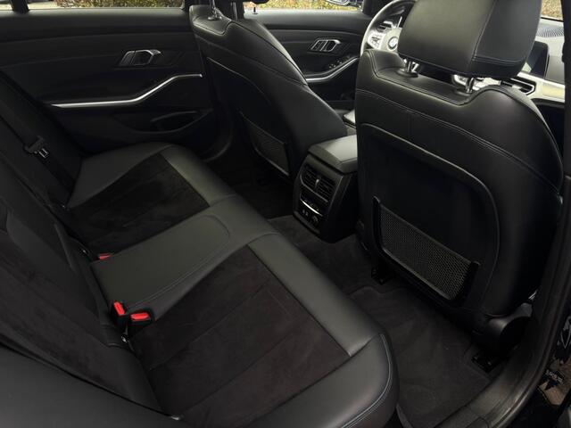 BMW 3-SERIE Touring 330i Executive Edition M | Panoramadak | Trekhaak