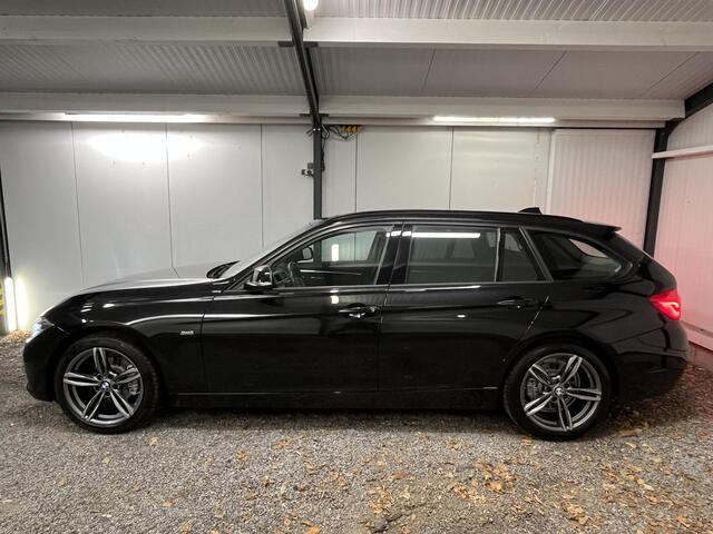 BMW 3-SERIE 318i Touring High Exe AUT. 8-2017 PANO NAVI LED ST.VERW CRUISE EL.UITK.TREKH 18''LMV..