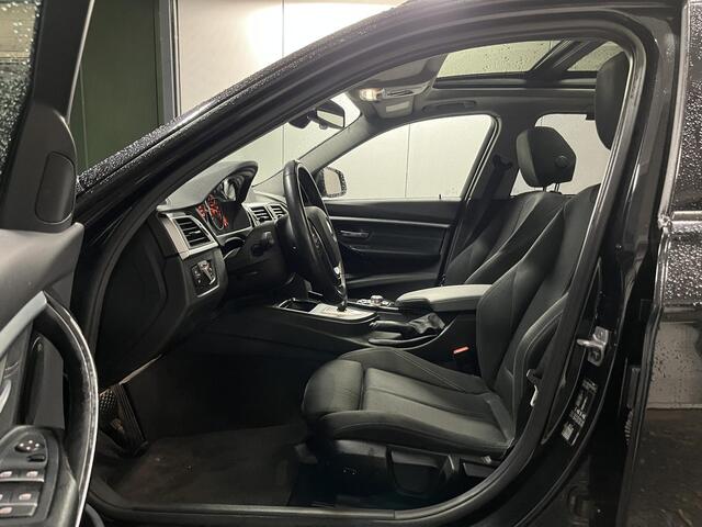 BMW 3-SERIE 318i Touring High Exe AUT. 8-2017 PANO NAVI LED ST.VERW CRUISE EL.UITK.TREKH 18''LMV..
