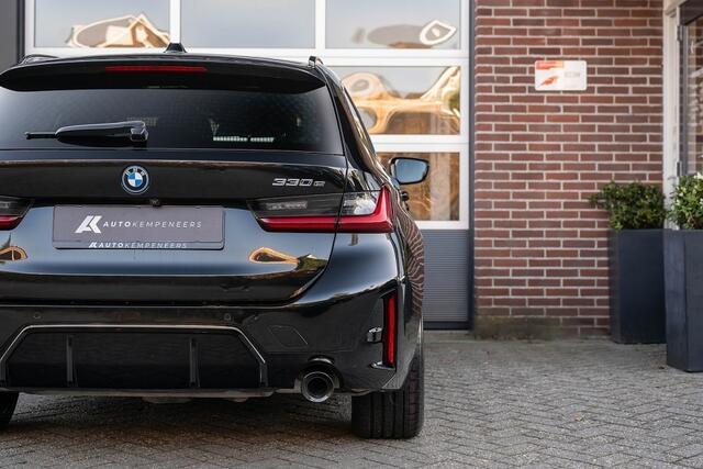BMW 3-SERIE 330e Touring M Sport | Panorama | Harman/Kardon | Camera | 19' Inch |