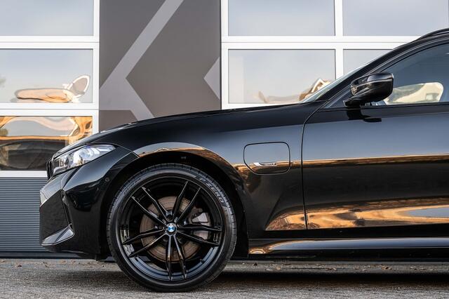 BMW 3-SERIE 330e Touring M Sport | Panorama | Harman/Kardon | Camera | 19' Inch |