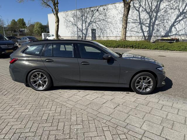 BMW 3-SERIE Touring 320e Business Edition Plus | Automatische Trekhaak | Adaptieve Cruise Control | Sportstoelen