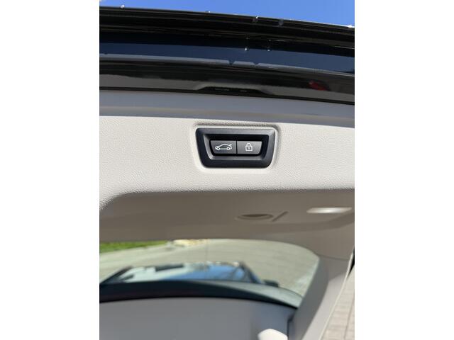 BMW 3-SERIE Touring 320e Business Edition Plus | Automatische Trekhaak | Adaptieve Cruise Control | Sportstoelen
