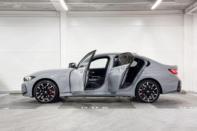 BMW 3-SERIE Sedan 330e | M-Sport Pro | Comfort Pack | Driving Assistant | Hifi System | Comfort Access