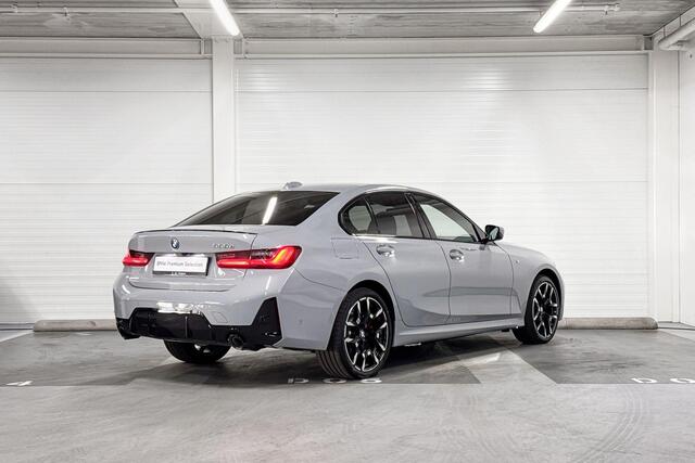 BMW 3-SERIE Sedan 330e | M-Sport Pro | Comfort Pack | Driving Assistant | Hifi System | Comfort Access