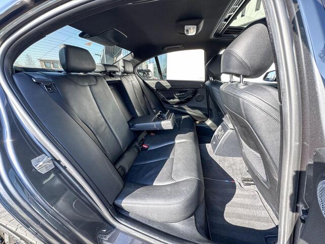 BMW 3-SERIE Sedan 320i | M Sport | High Executive | Panoramadak | Selections 1000