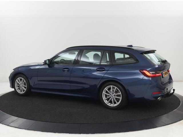 BMW 3-SERIE 318i | Leder | Adaptive cruise | Stoelverwarming | Memory | Live Cockpit | Sportstoelen | Carplay | Keyless | Trekhaak | Parkeerhulp | Climate control | Full LED | Origineel NL