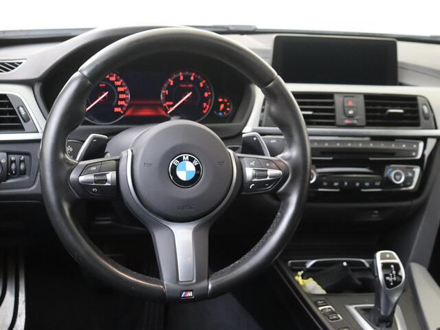 BMW 3-SERIE 320i Edition M Sport Shadow Executive | Audio Media Pack | cruise control | electronic climate control | LED koplampen | lederen bekleding | lichtmetalen velgen 18" | M Aerodynamica | navigatiesysteem full map | elektrisch glazen schuif-/kanteldak | navig