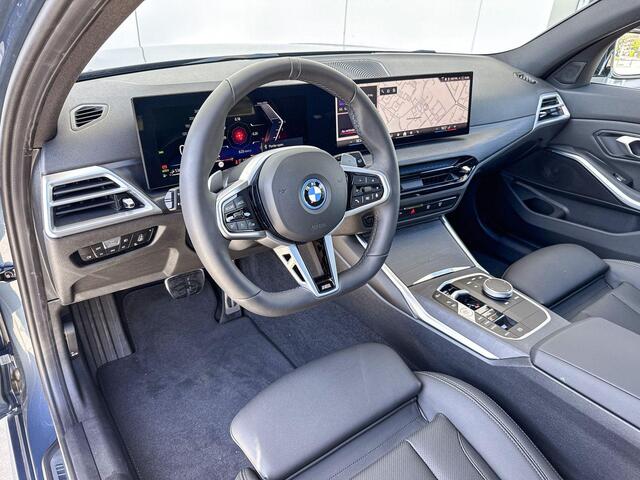 BMW 3-SERIE Touring 330e Trekhaak Elektrisch / Schuifdak / Hifi Audio / Getinte Ramen / M-Sport Pro / 19"
