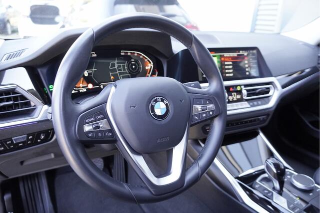 BMW 3-SERIE 318i 157PK! Automaat High Business Edition BJ2021 Lmv 17" | Led V+A | Pdc | Elek. trekhaak | Navi | Virtual cockpit | Climate control | Cruise control | Lederen bekleding | Sportstoelen | Extra getint glas