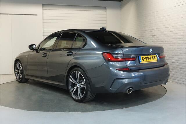 BMW 3-SERIE 320i M-Pakket | Carplay | 19 inch | Dealeronderhouden | NAP