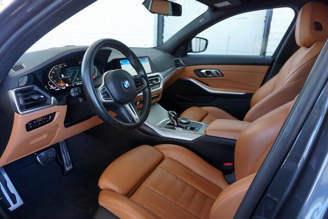 BMW 3-SERIE 320i M-Pakket | Carplay | 19 inch | Dealeronderhouden | NAP