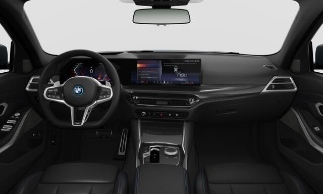 BMW 3-SERIE 330e M-Sport Pro | 19"| Glazen Schuif-/kanteldak | Trekhaak | Innovation + Comfort Pack | Park. Ass. Plus | Driv. Ass | Harman Kardon | Stuurwiel Verwarmd
