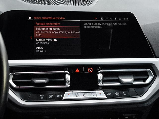 BMW 3-SERIE Touring 320i Business Edition 1e-Eig. & Dealer-Onderh. BOVAG-Garantie. NL-Auto.