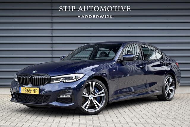 BMW 3-SERIE 330e M Sport Individual | 1e Eigenaar | 19'' Wielen | Lederen Bekleding | CarPlay | Audio Media Pack |