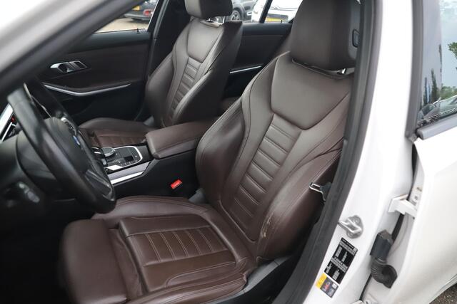 BMW 3-SERIE 330e High Executive Shadowline Pakket Bruin Leder 18 inch Full LED Harman Kardon Adaptive Cruise Memory Stoelen