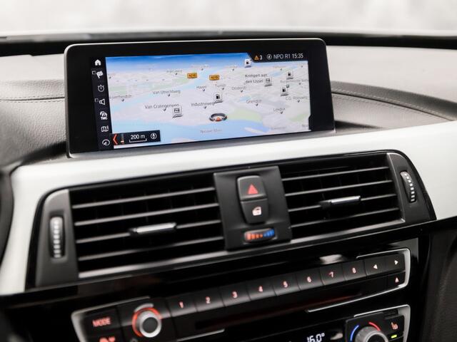 BMW 3-SERIE 320i M Sport High Executive 184Pk Automaat (GROOT NAVI, M PAKKET, STOELVERWARMING, LEDER, SPORTSTOELEN, GETINT GLAS, PARKEERSENSOREN, NIEUWSTAAT)
