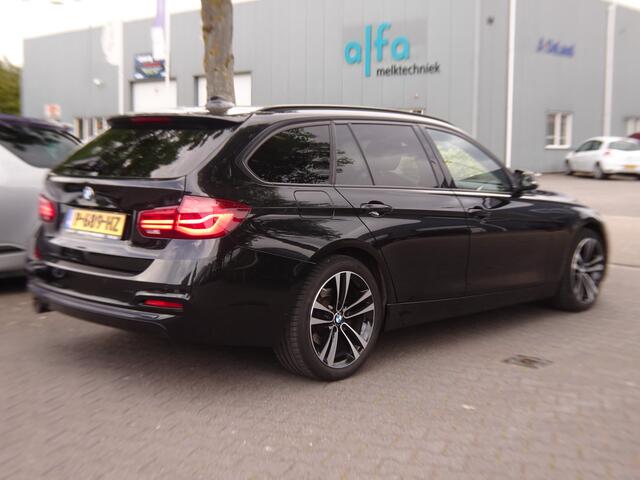 BMW 3-SERIE Touring 318d M Sport Edition
