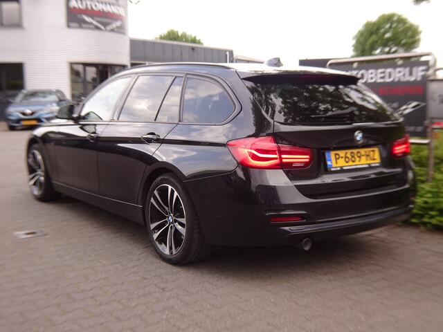 BMW 3-SERIE Touring 318d M Sport Edition