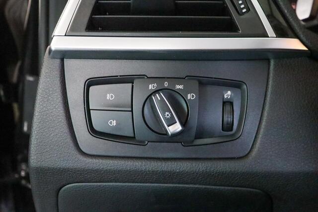 BMW 3-SERIE Touring 320d EDE Corporate Lease Executive Trekhaak, stoelverwarming, Cruise Control