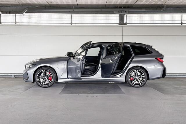 BMW 3-SERIE Touring 330e