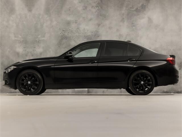 BMW 3-SERIE 318i Sportline Automaat (GROOT NAVI, BLACK PACK, CLIMATE, PARKEERSENSOREN, SPORTSTOELEN, LED KOPLAMPEN, CRUISE, NIEUWE APK, NIEUWSTAAT)