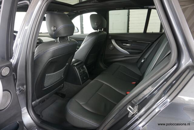 BMW 3-SERIE Touring 330i M Sport Panorama | Harman Kardon | Leder | Carplay | 252PK!