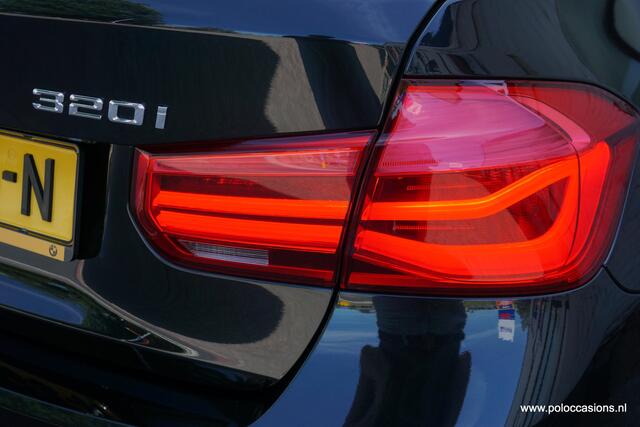 BMW 3-SERIE 320i High Exec Uniek! | AIRRIDE | Automaat | Sportinter | Lowrider