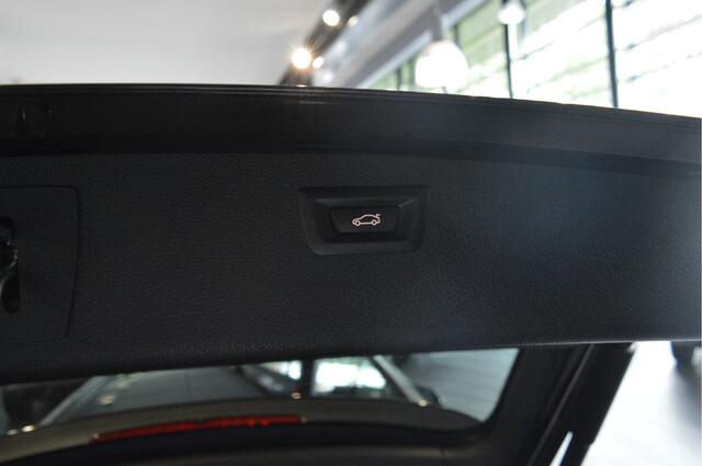 BMW 3-SERIE Touring 318i M Sport navi clima cruise led leer 18 inch !!