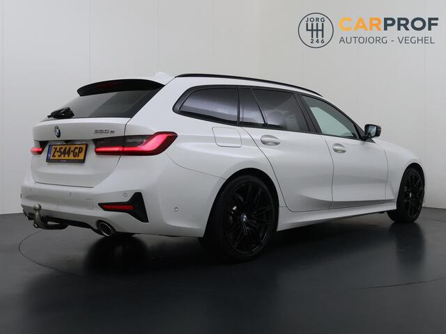 BMW 3-SERIE Touring 330e High Executive Pano | Trekhaak | HUD | Lederen interieur |