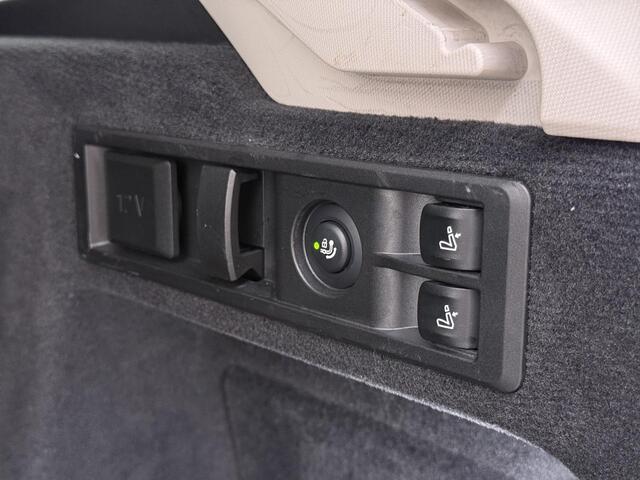 BMW 3-SERIE Touring 330e High Executive Pano | Trekhaak | HUD | Lederen interieur |
