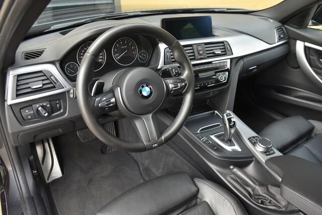 BMW 3-SERIE Touring 340i xDrive * M-Sport * Trekhaak * Apple CarPlay * 19'LM * Head-up * Sfeerverlichting *