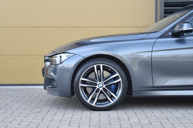 BMW 3-SERIE Touring 340i xDrive * M-Sport * Trekhaak * Apple CarPlay * 19'LM * Head-up * Sfeerverlichting *