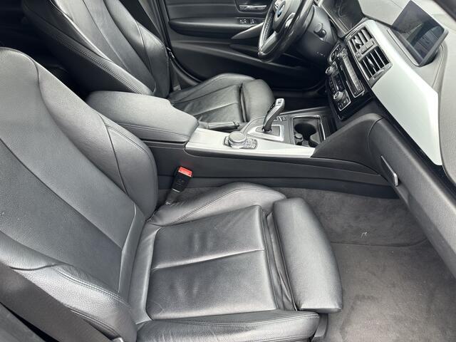 BMW 3-SERIE Touring 318i M-Sport Corporate Lease