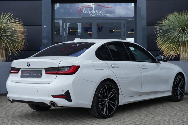BMW 3-SERIE 318i Sportline High Executive 157pk Navigatie/Apple-Android/Cruise