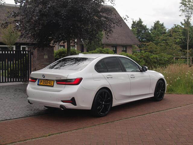 BMW 3-SERIE 320i Business Edition Plus | Camera | Apple Carplay | Leer | Cruise Control | Dealeronderhouden |
