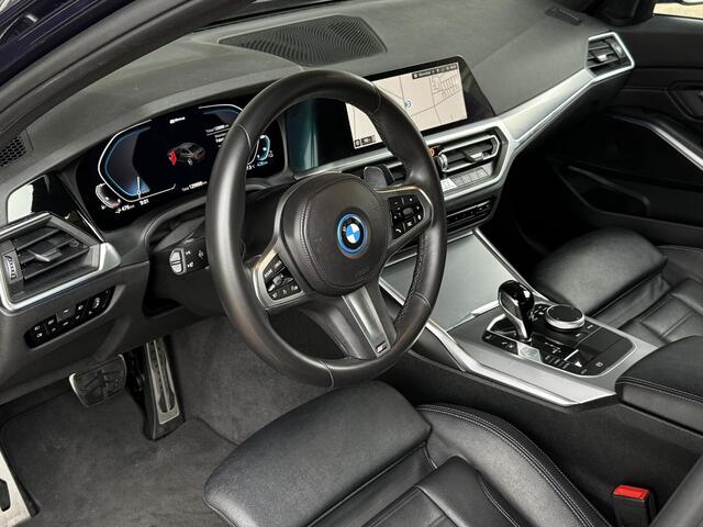BMW 3-SERIE 320e M SPORT | LASER | CAMERA | 18 INCH | LEDER | APPLE CARPLAY |
