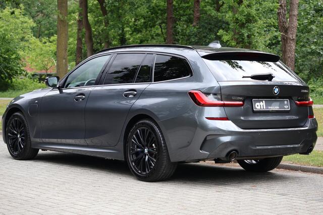 BMW 3-SERIE Touring 330e M-Sprotpakket, HUD, Pano, Elektrische trekhaak, Memorystoelen, Laserlicht, Harman Kardon, Adaptief Cruise Ctonrok, DAB Grootlichtassistent, Shadowline, Innovatiepakket, etc.
