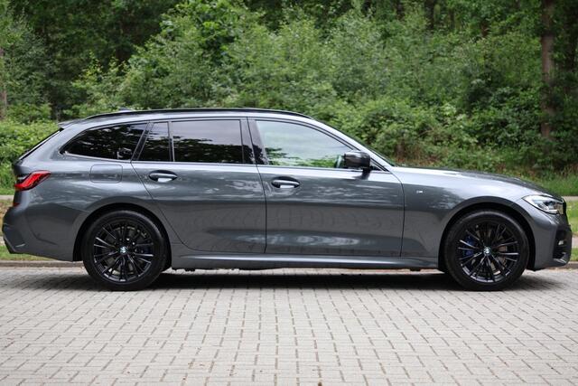 BMW 3-SERIE Touring 330e M-Sprotpakket, HUD, Pano, Elektrische trekhaak, Memorystoelen, Laserlicht, Harman Kardon, Adaptief Cruise Ctonrok, DAB Grootlichtassistent, Shadowline, Innovatiepakket, etc.