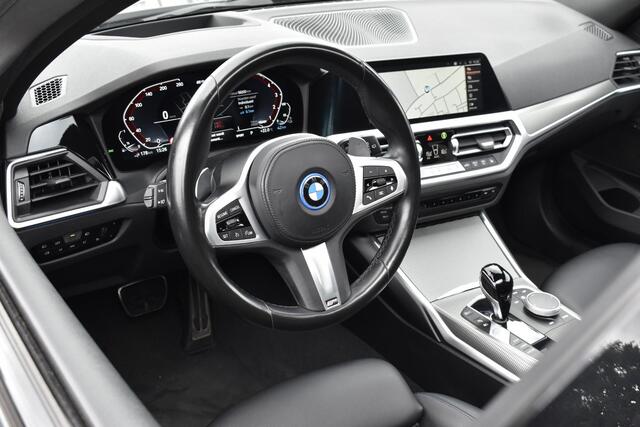 BMW 3-SERIE Touring 330e High Executive