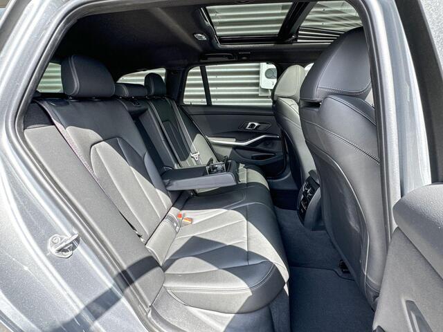 BMW 3-SERIE Touring 330e Selections