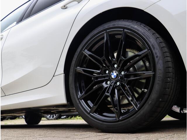 BMW 3-SERIE Touring 330i M Sport High Executive Trekhaak elek.