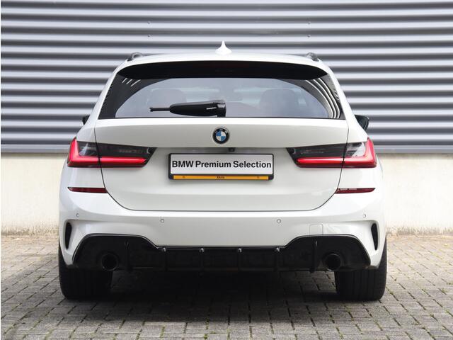 BMW 3-SERIE Touring 320i | High Executive | M Sportpakket | Panodak | Head-Up | Harman Kardon | Driving Assistant | Laserlight | Parking Pack | M-Performance | 19'' LMV
