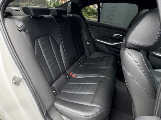 BMW 3-SERIE 330e M Sport 292 pk PANO, Stuurverw, Elektr Zetels