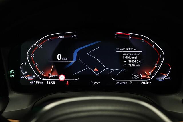 BMW 3-SERIE Touring 330i M-Sport High Executive | PANORAMADAK | HEAD UP | TREKHAAK | 18"