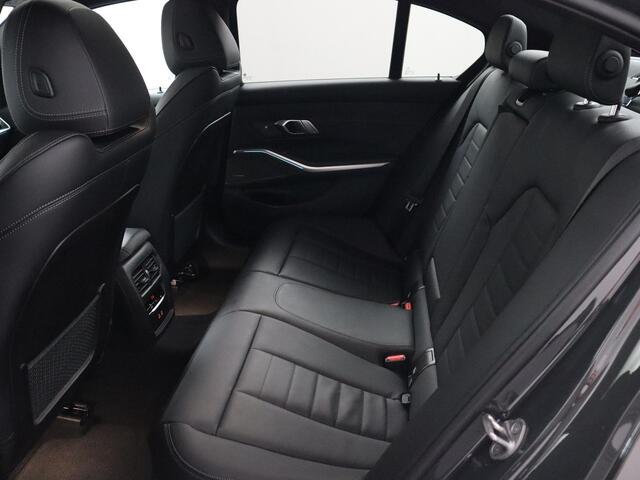 BMW 3-SERIE 330 e M-Sport X-Drive | VOL! | Harman Kardon | ACC | Panoramadak | Camera!