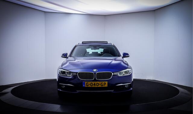 BMW 3-SERIE Touring 318iA LUXURY Edition PANO | FULL LED | LEDER | ELEK TREKHAAK | NAVI | STOELVERW | PDC V+A | LMV