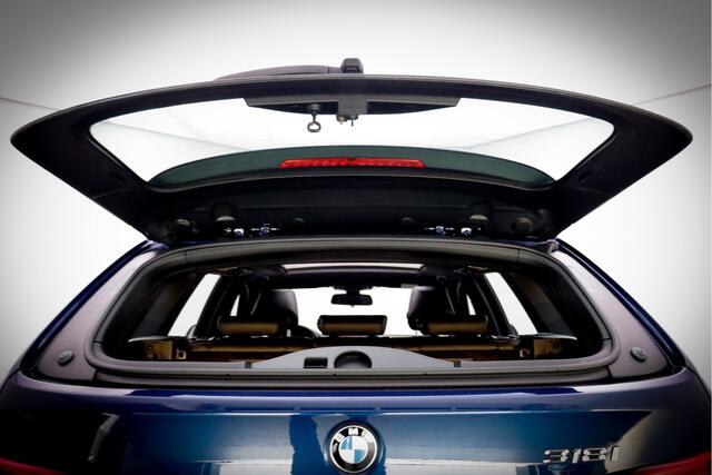 BMW 3-SERIE Touring 318iA LUXURY Edition PANO | FULL LED | LEDER | ELEK TREKHAAK | NAVI | STOELVERW | PDC V+A | LMV